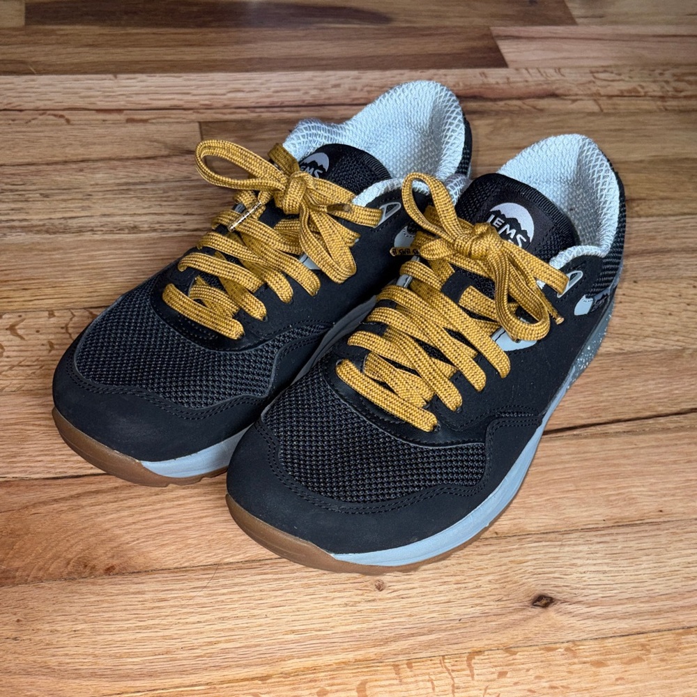 Lens Trailhead Sneakers